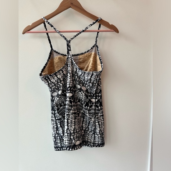 SZ. 6 LULULEMON POWER Y TANK WHITE BLACK GLACIER LACE - Picture 3 of 3